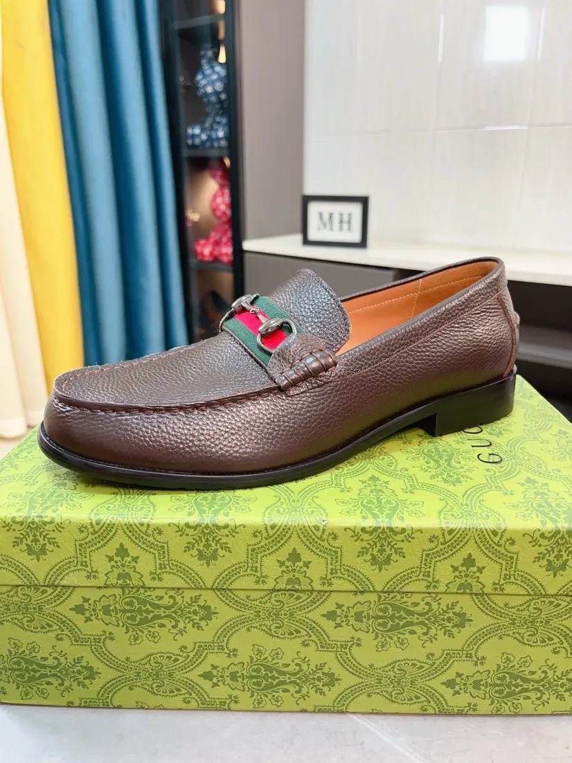 Men's shoes 💰500🌹🌹Niuli [GUCCI Gucci] A new style of formal men's leather shoes is coming~ The original quality upper is made of patent leather imported from Italy, the leather is soft and delicate, comfortable and soft first-layer cowhide lining, rubber wear-resistant outsole, the shoe shape is dignified and domineering, and the luxury charm cannot be concealed! The natural and free nouveau riche leads the trend. Code number: 38-44